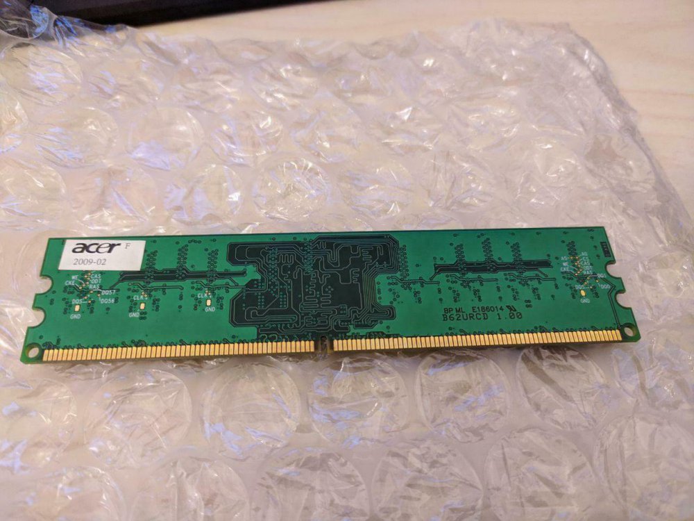 Apacer 1GB PC2-6400 CL5 R.jpg