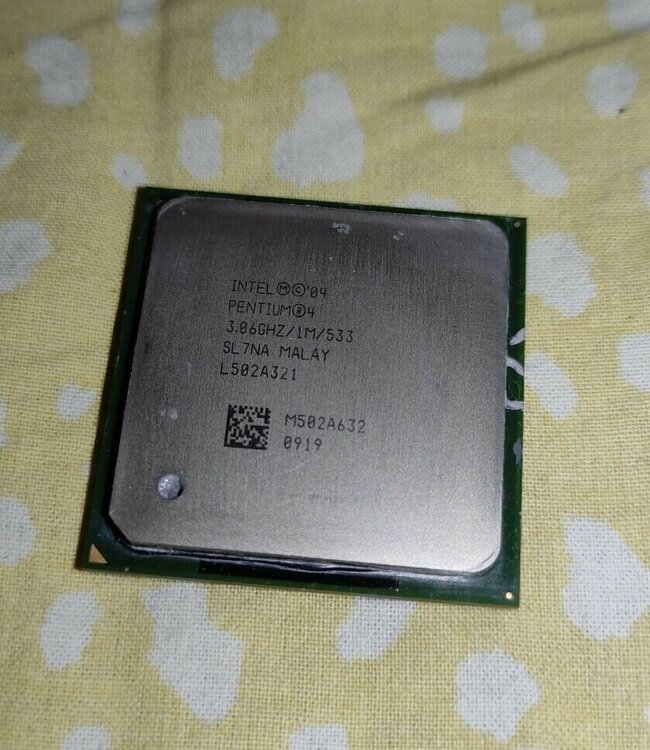 Pentium 4 3.06GHz 533 1M 478.jpg