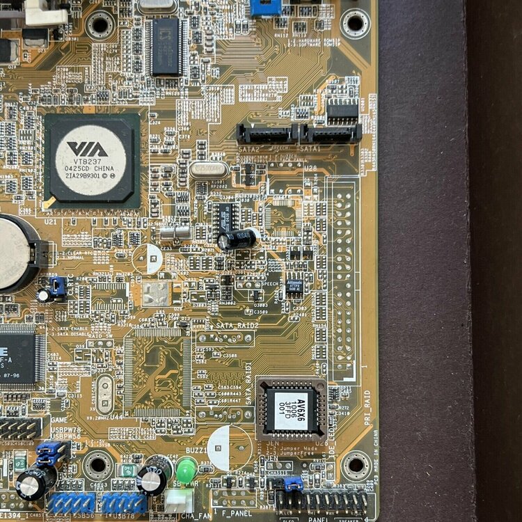 ASUS A7V600-X (9).jpg