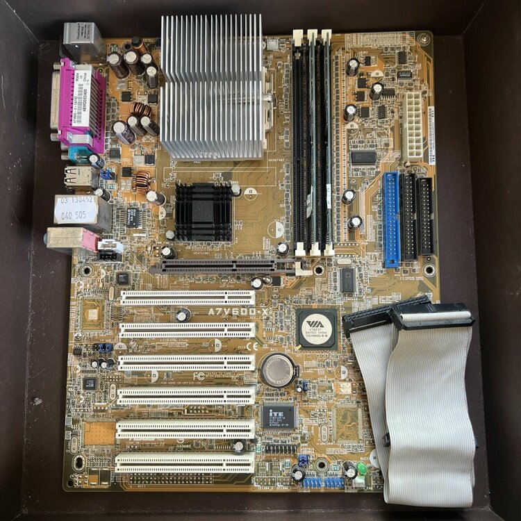 ASUS A7V600-X.jpg