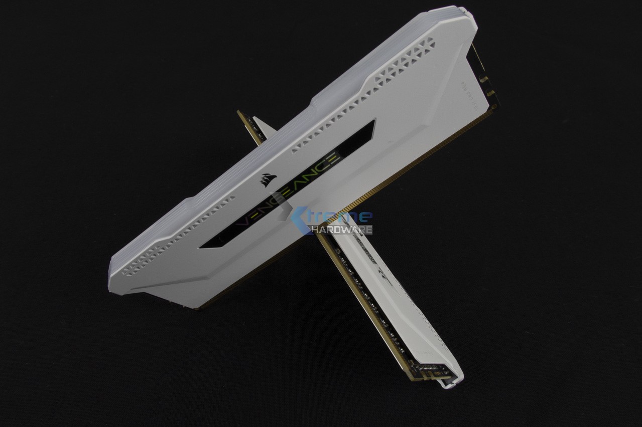 Corsair Vengeance RGB PRO SL DDR4 3200 12 3757b